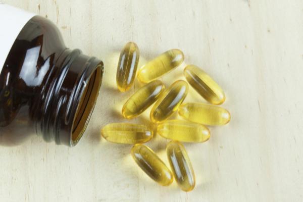 Remédio caseiro para caspa de gato - Omega 3 para gato com casa e queda de pelo